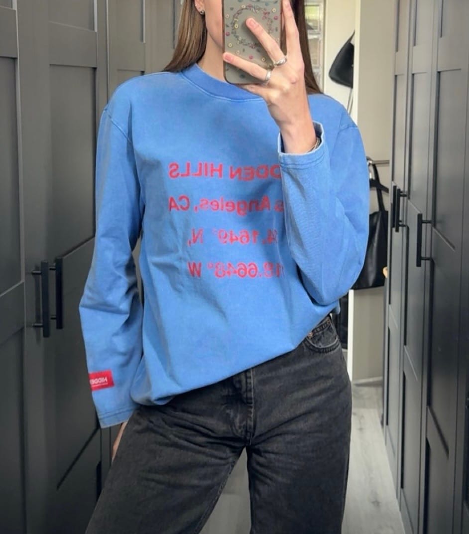 Customer photo review of VINTAGE LOGO WASHED LONGSLEEVE T-SHIRT SKY BLUE/RED