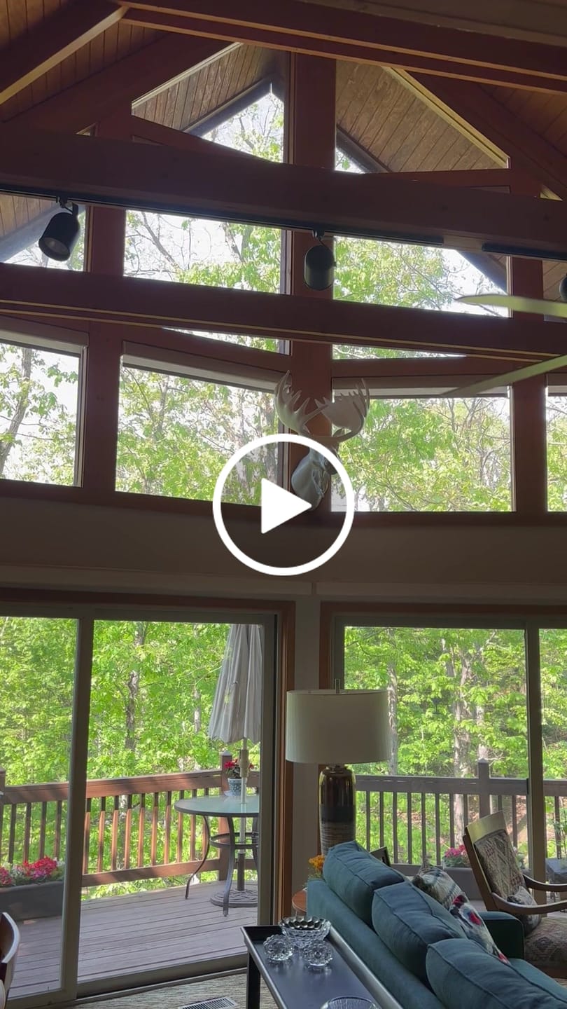 Customer video review of SmartWings Motorized Light Filtering Roller Shades 70% Blackout Safari