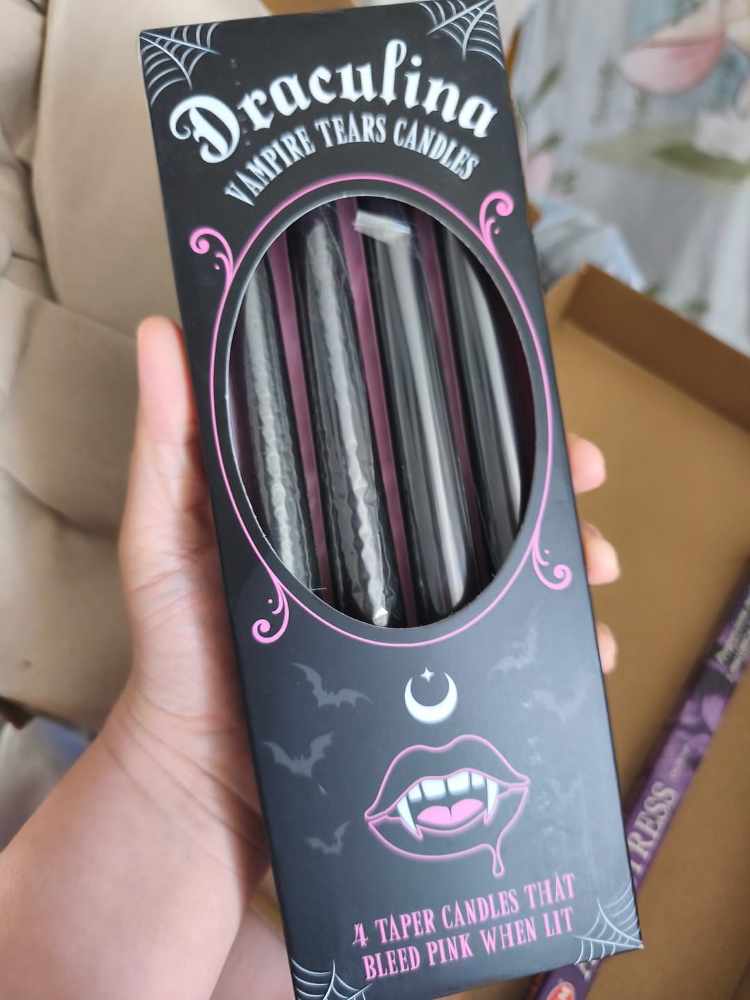 Customer photo review of Vampir Kerzen PINKE Tränen!  Schwarze Kerzen 4er Set