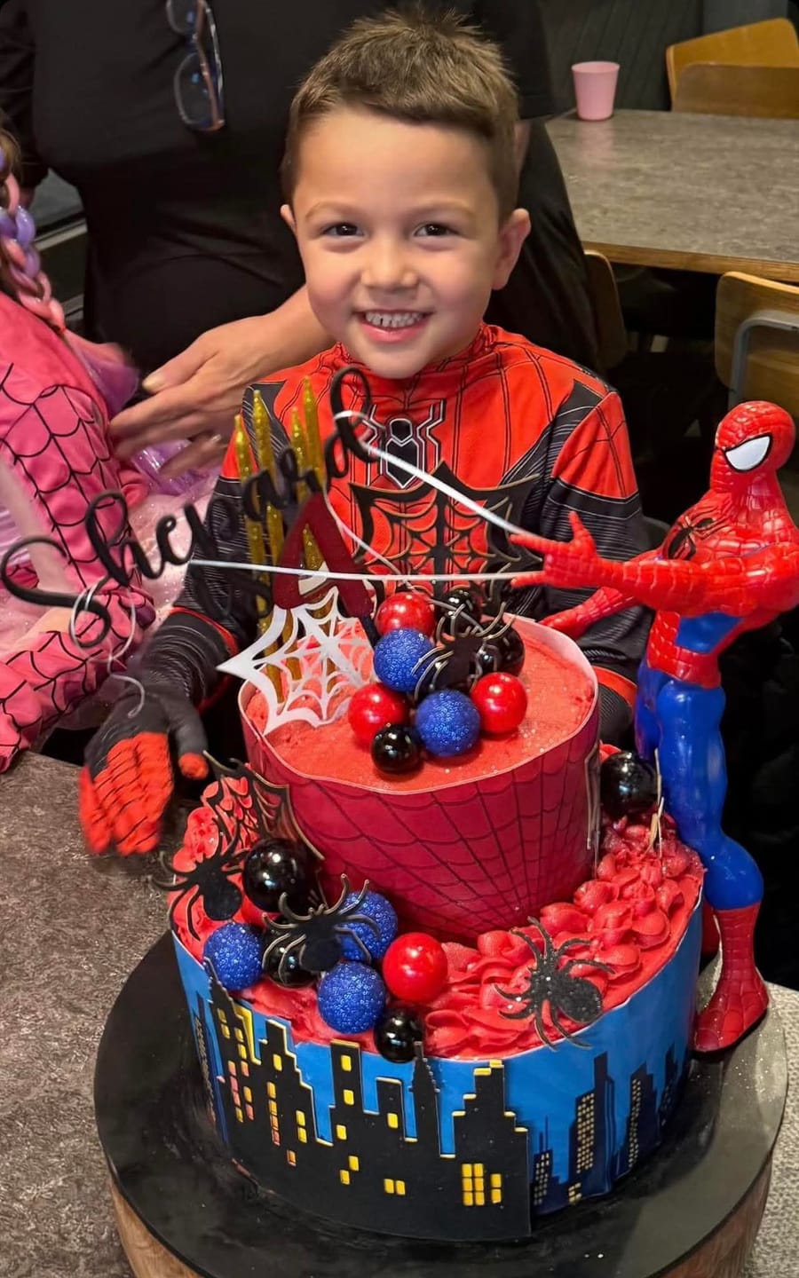 Customer photo review of City Night skylines - Edible Icing Cake Wraps