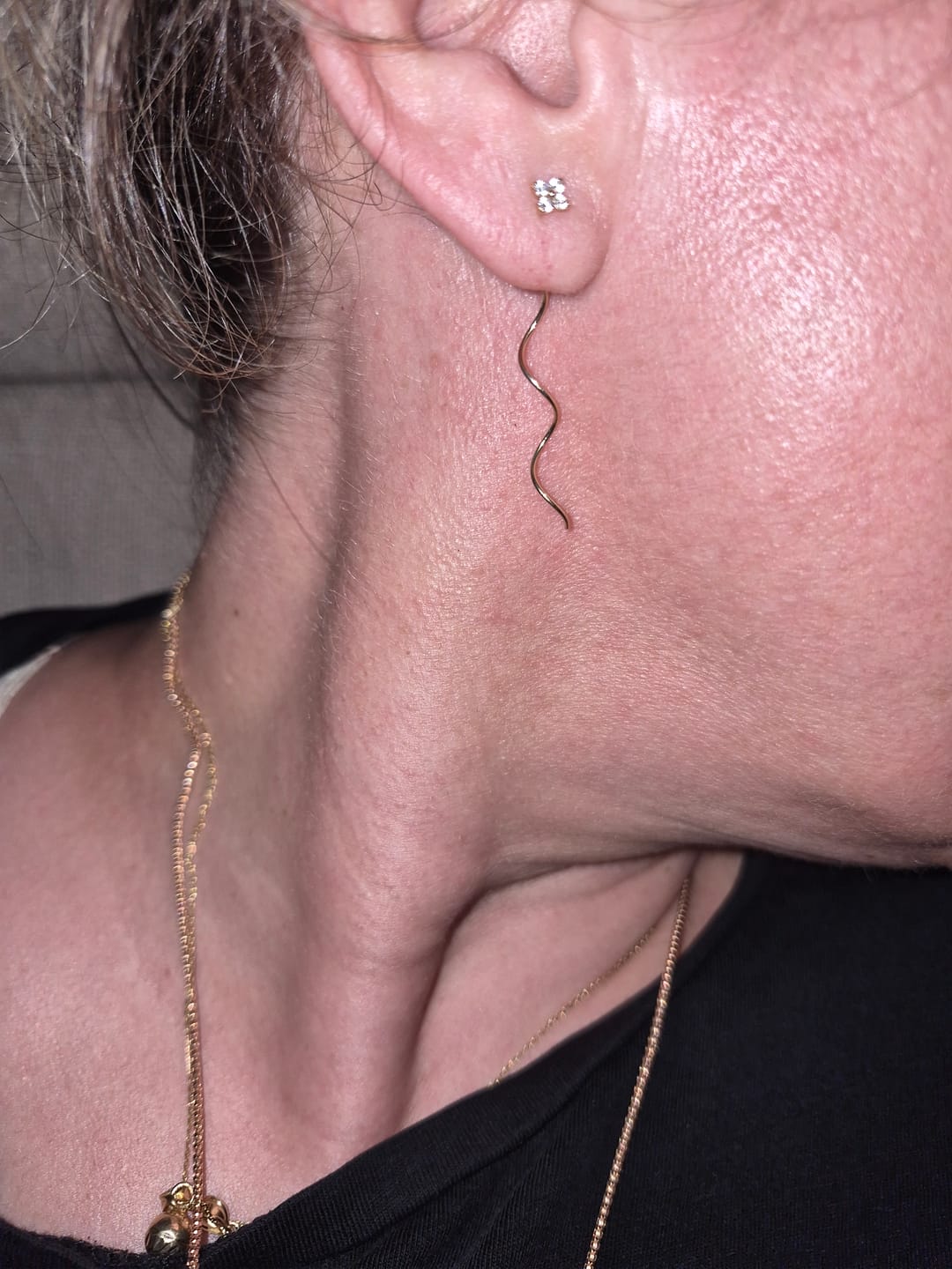 Customer photo review of Ballerina Çiçek Taşlı Sallantılı Altın Relax Piercing