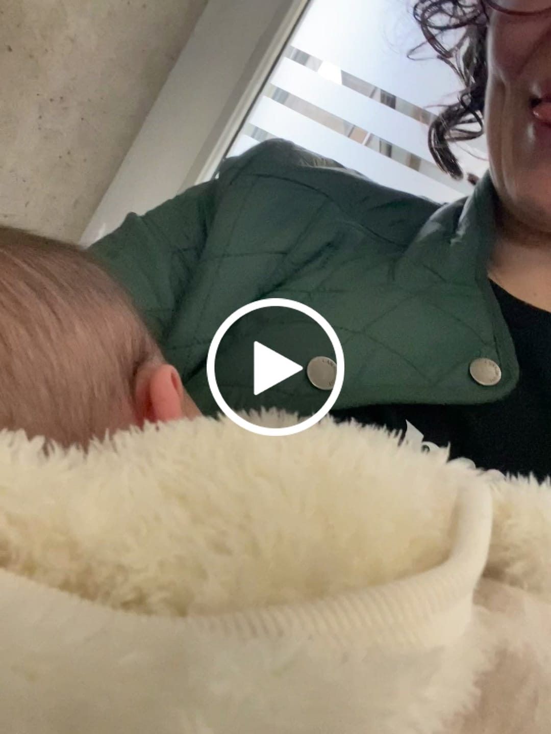 Customer video review of Polerón de Lactancia Aika Burdeo - FTM