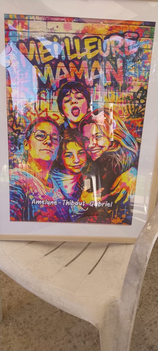 Customer photo review of Street art pour maman – Affiche personnalisée style street art pour la fête des Mères