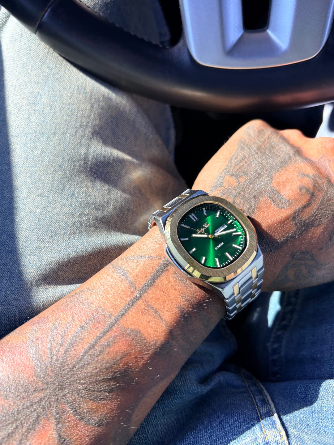 Customer photo review of Lucky Fours® Brone