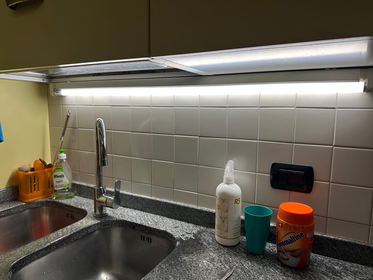 Customer photo review of OSRAM LED Röhre TUBE T8 EM 120cm 15W 840, 1800 lm, 4000 K, Kaltweiß