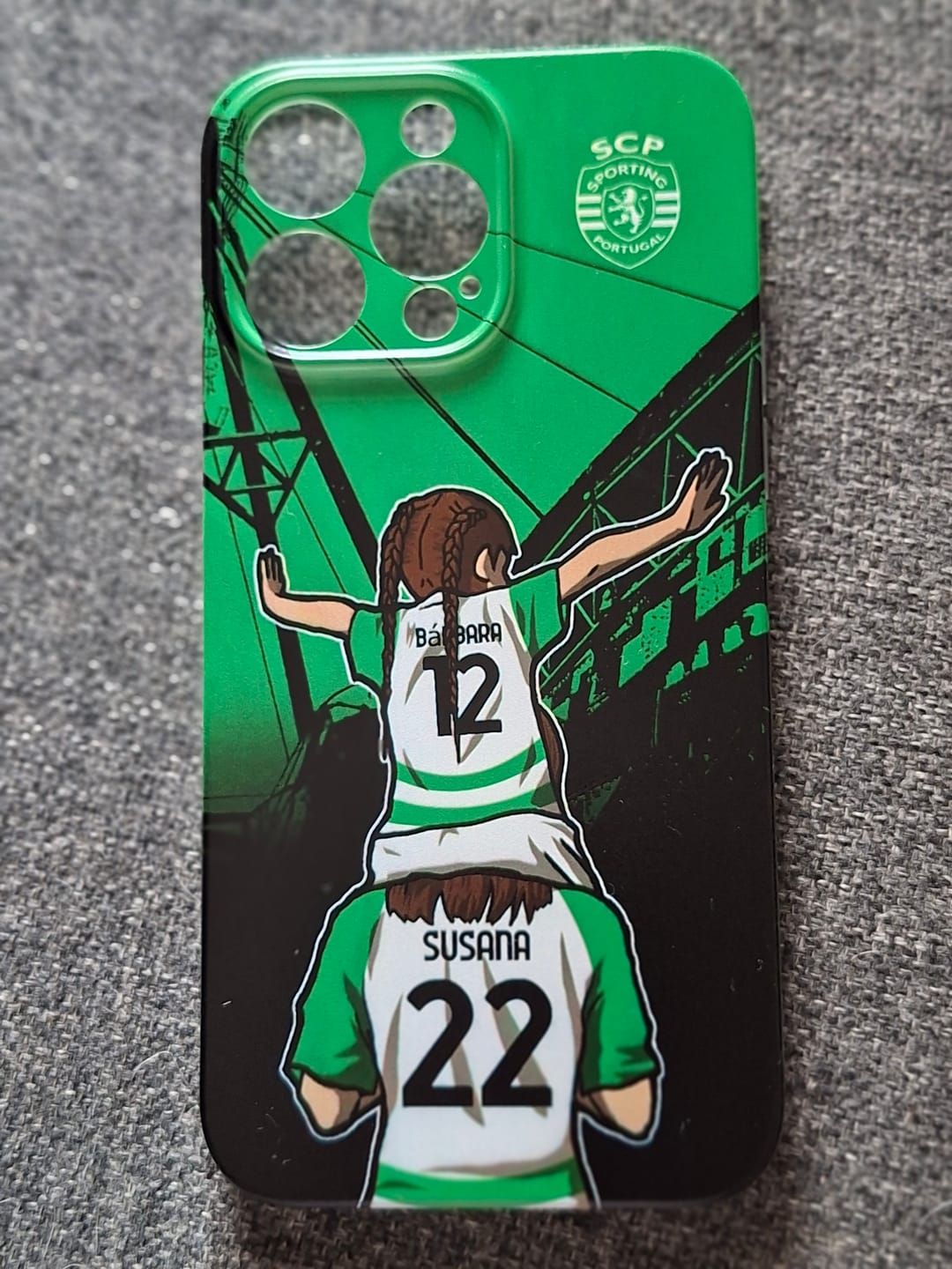 Customer photo review of Sporting CP Official Custom Case - Mother and Daughter