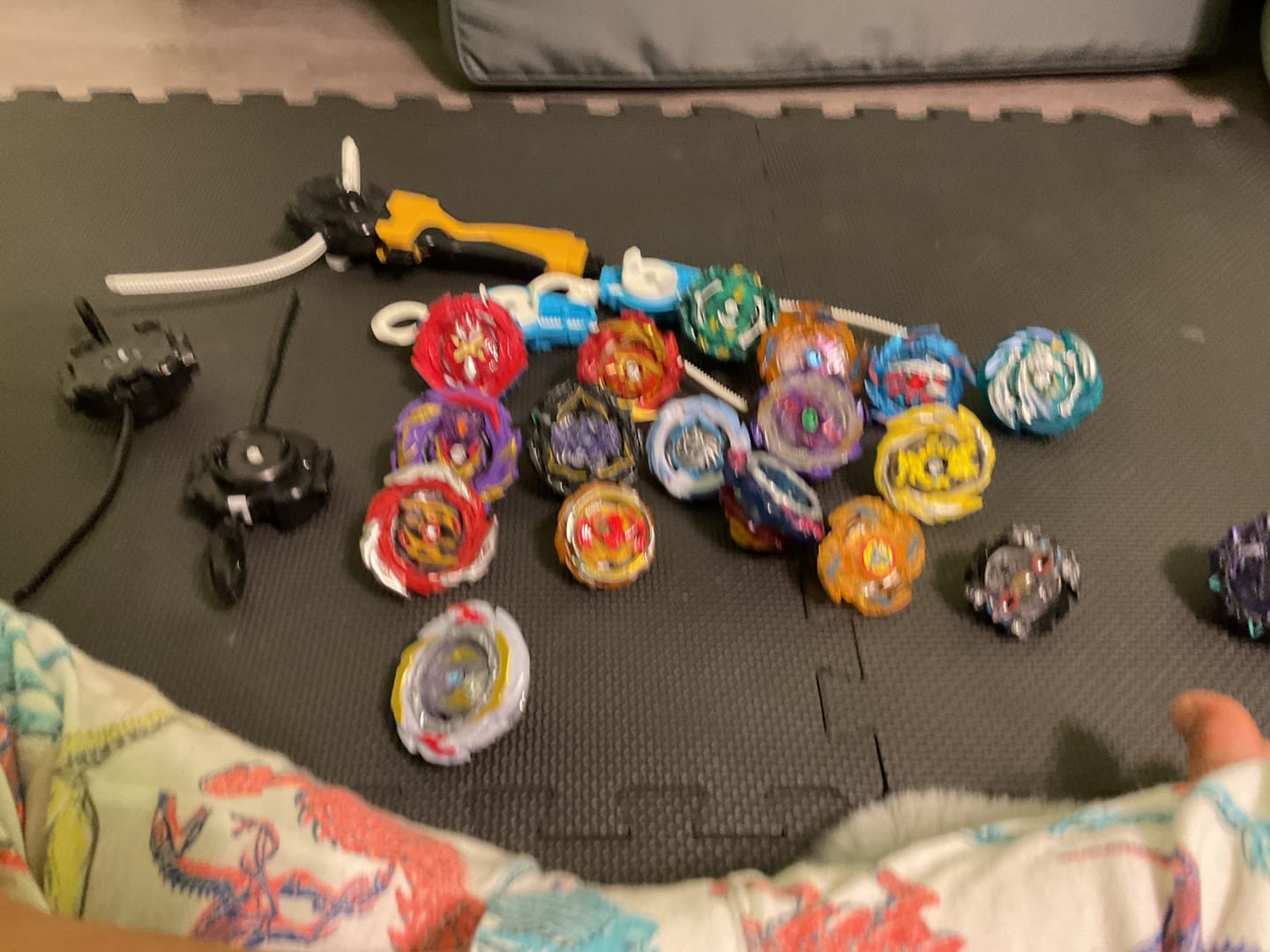 Customer photo review of Takara Tomy Beyblade X CX-10 Wolf Hunt F0-60DB