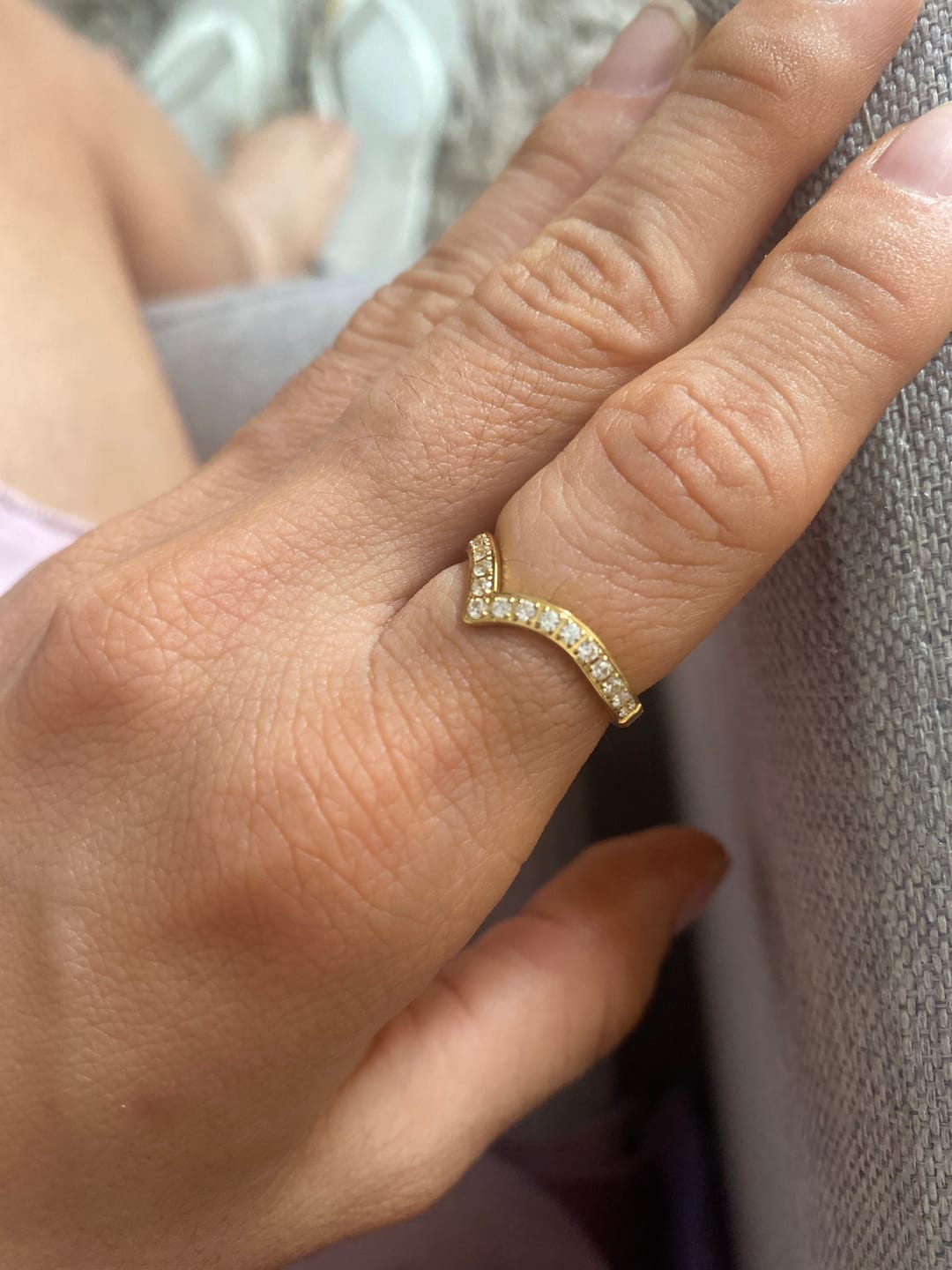 Customer photo review of Anel Diadema com Pedras Brilhantes Banhado em Ouro 18k