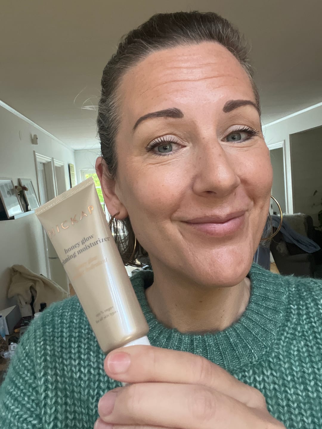 Customer photo review of Honey Glow Priming Moisturizer