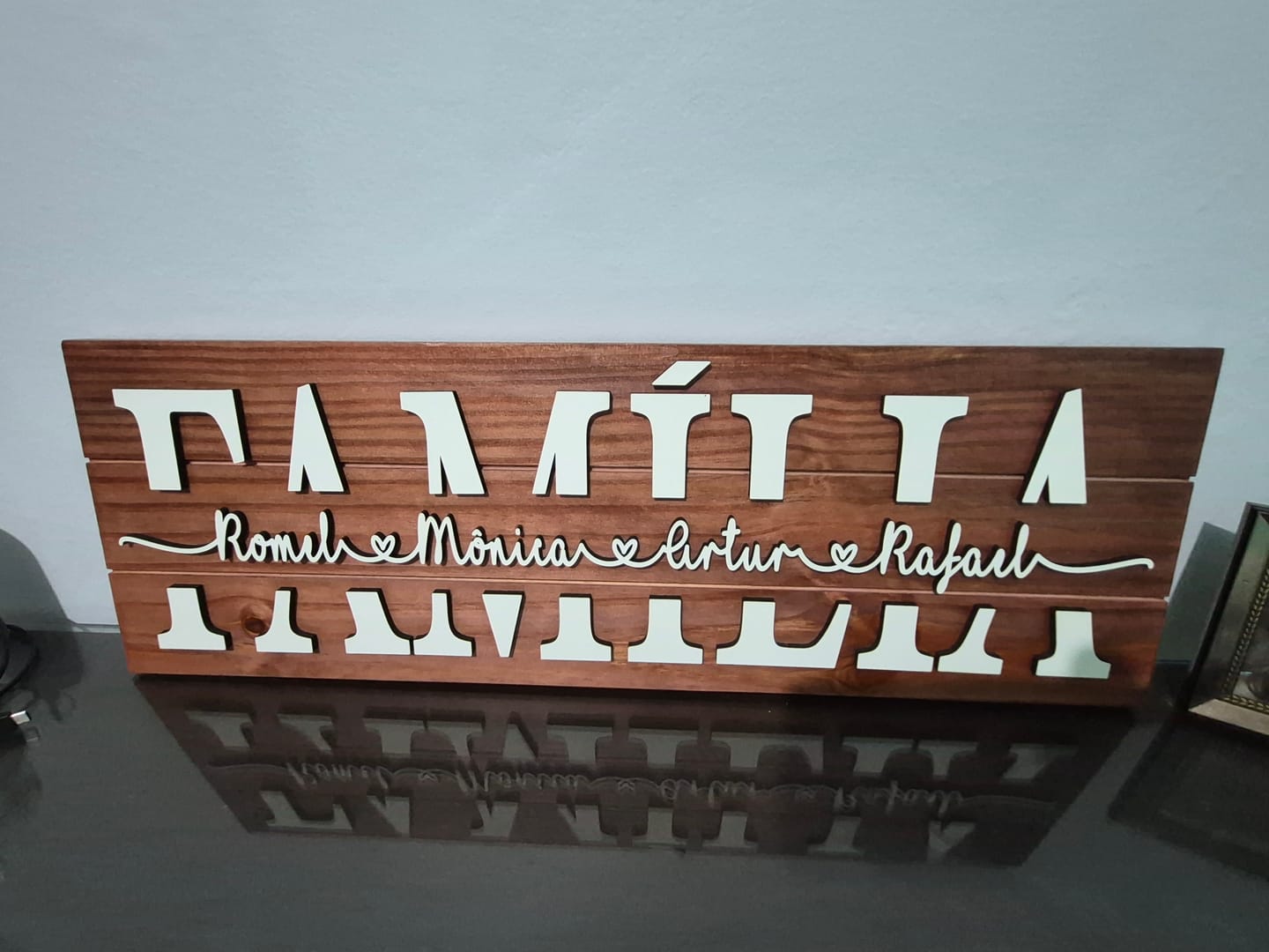 Customer photo review of Placa da Família Personalizada