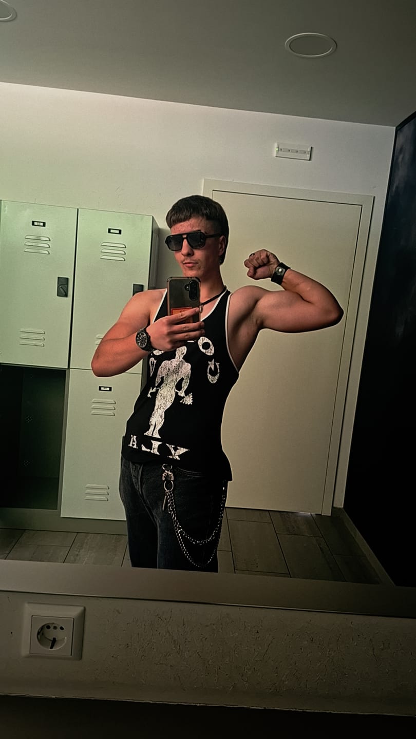 Customer photo review of 3014 - Golds Gym Classic Stringers