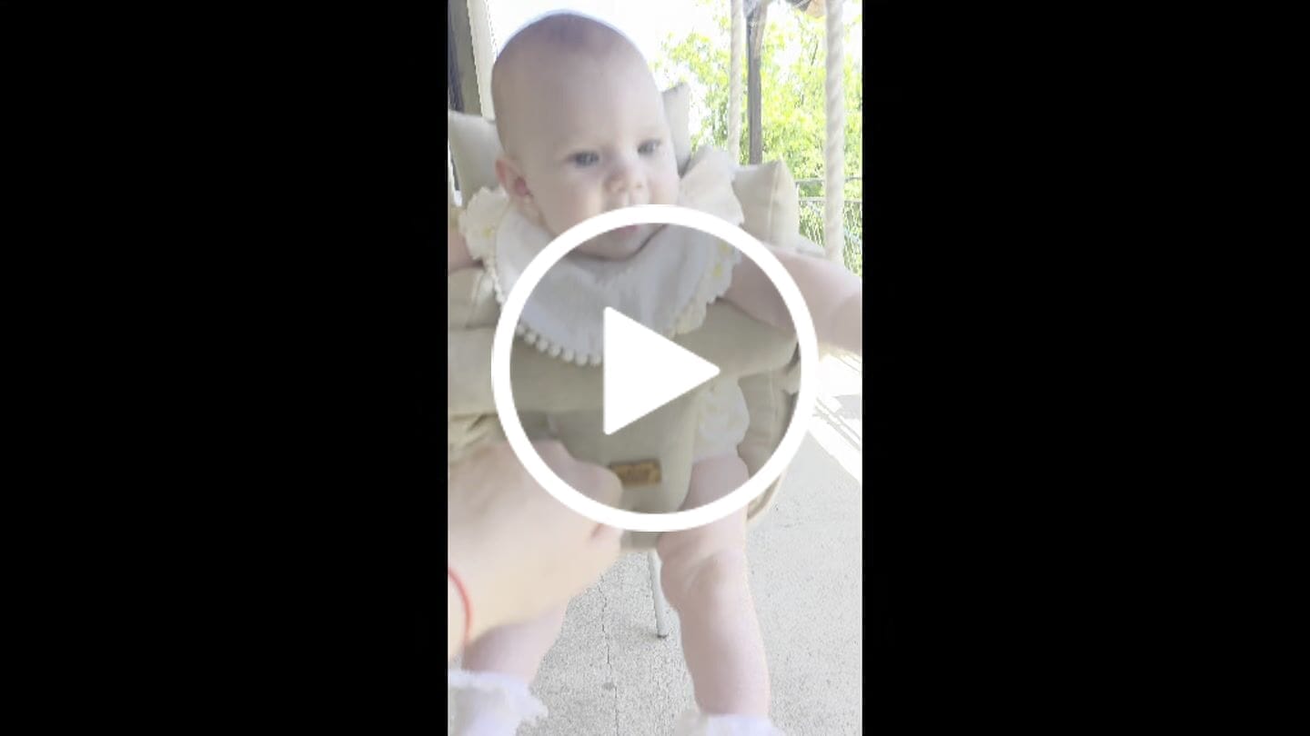 Customer video review of Luxury Cappuccino - Ručno rađena ljuljaška za bebe