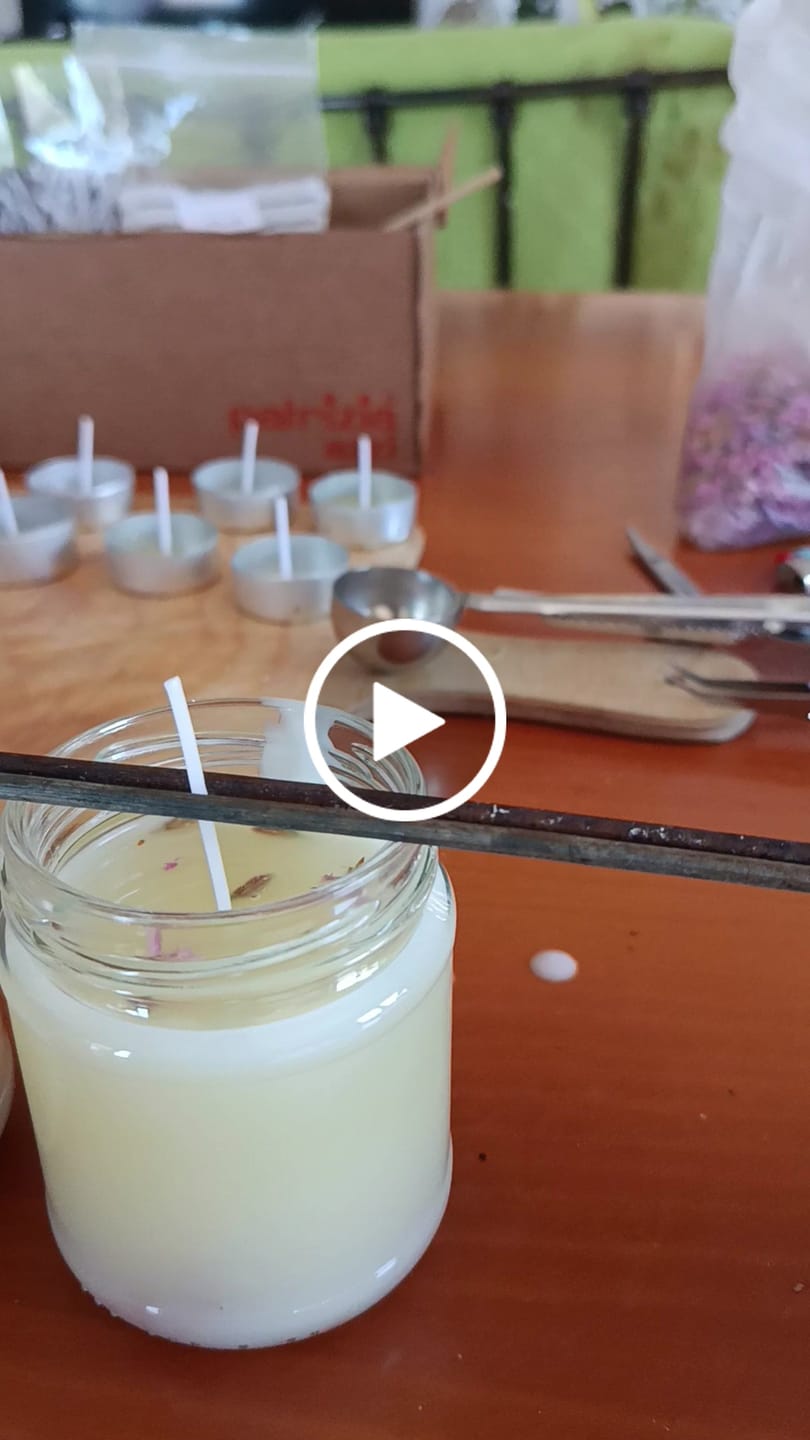 Customer video review of MECHAS PARA VELAS DE TÉ