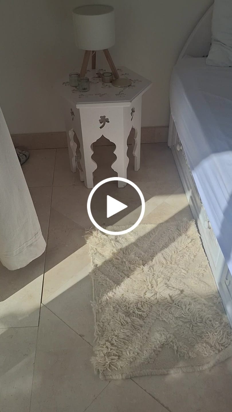 Customer video review of Dawn Wool Rug