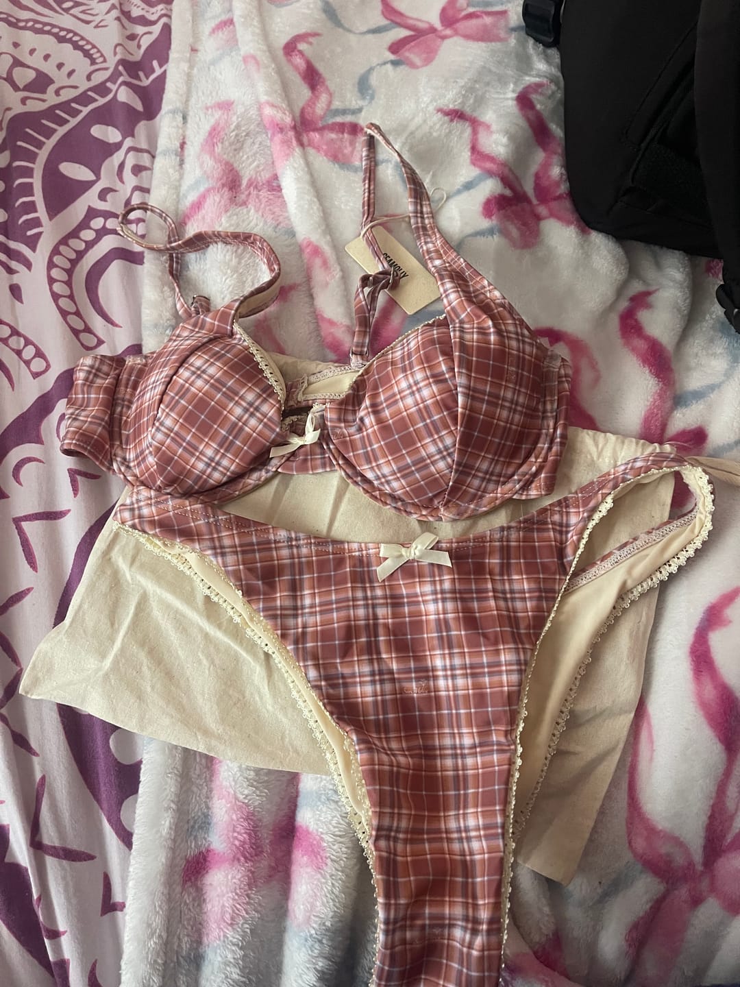 Customer photo review of Seamolly Vintage Gingham Lace Trim Bowknot Decor Underwire Balconette Bikini Set