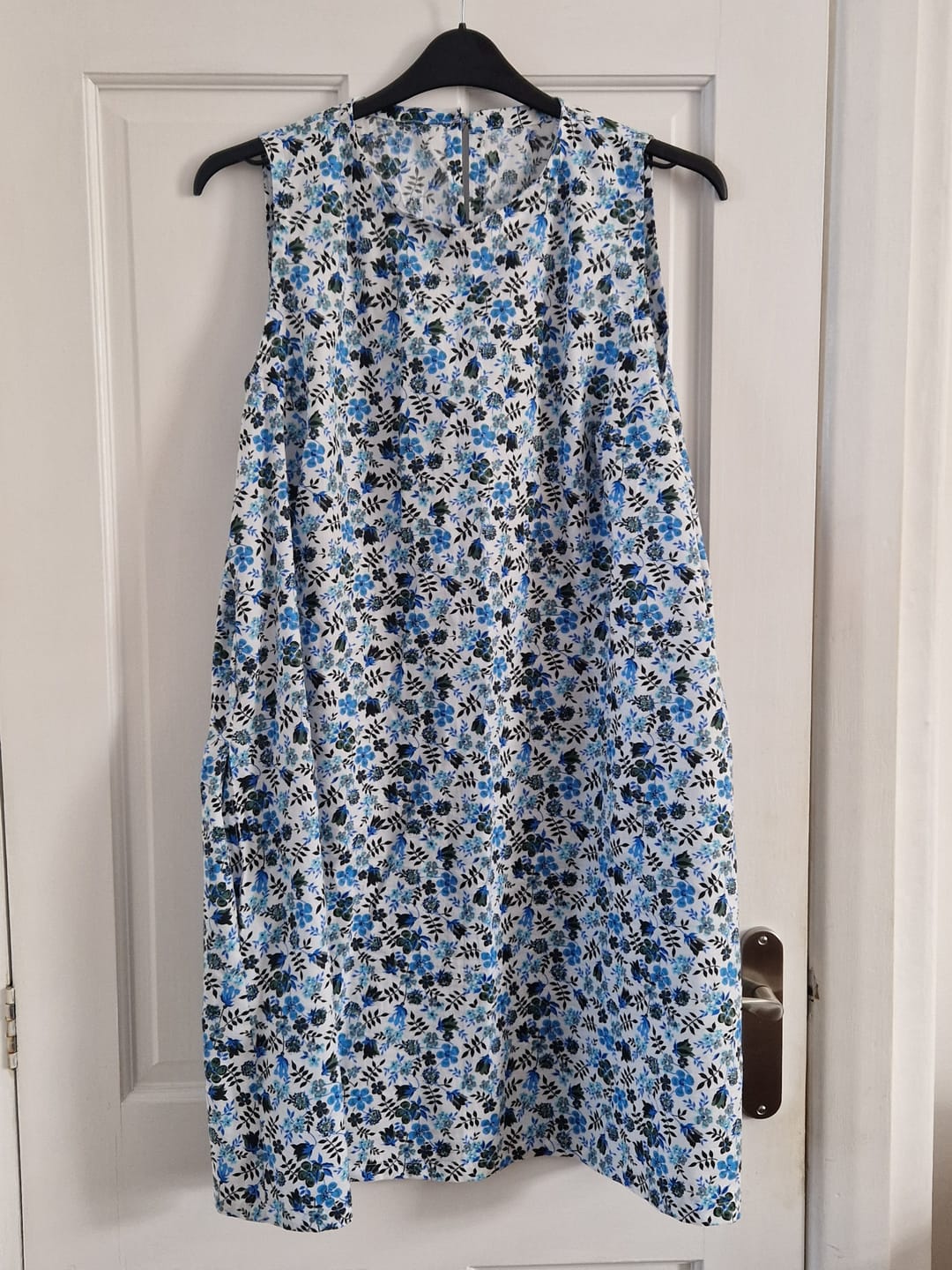 Customer photo review of Delicate Flowers and Leaves Cotton Poplin Fabric