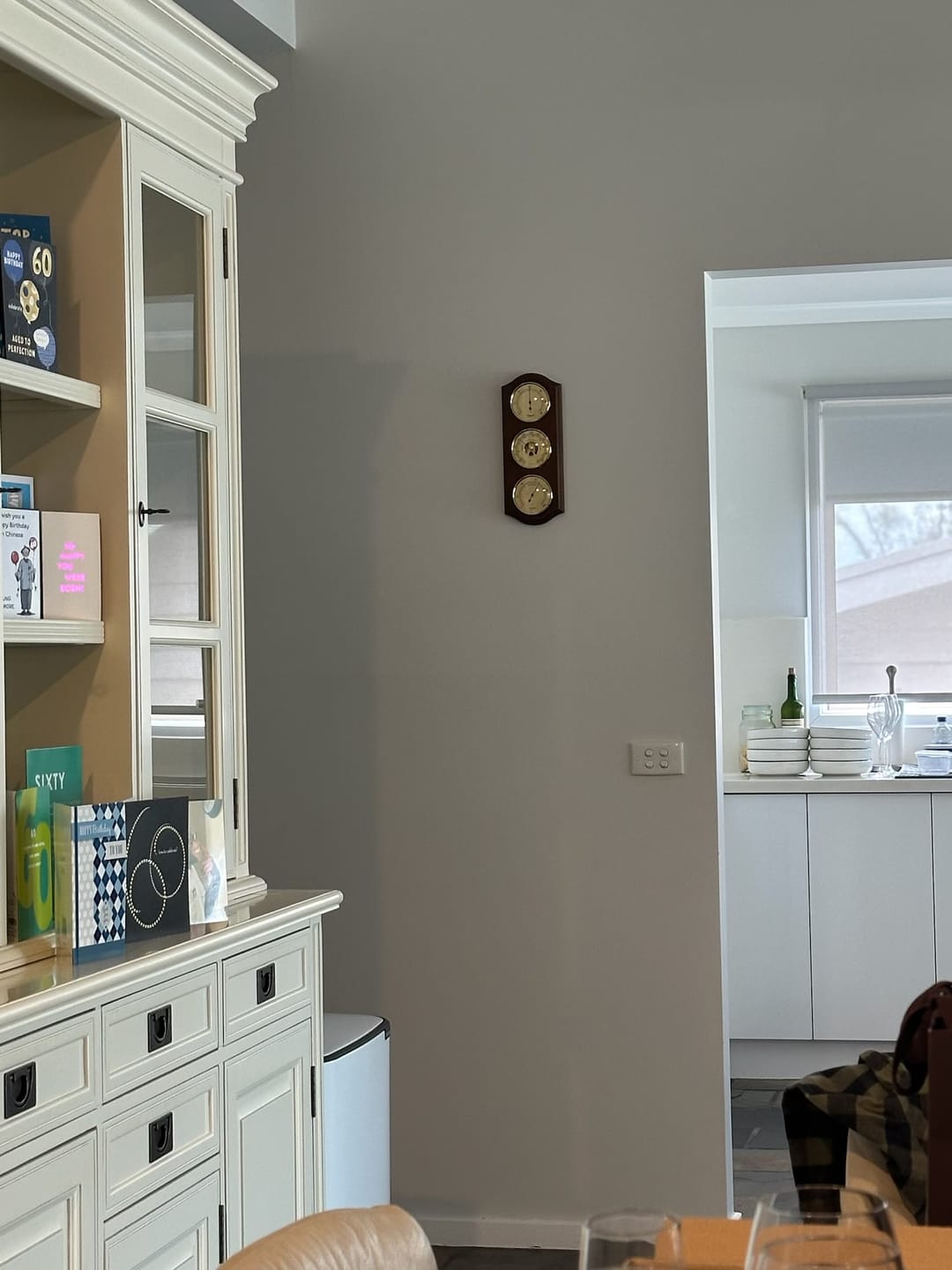 Customer photo review of Walnut & Brass Weatherstation-3 in 1 - Hygrometer + Barometer + Thermometer