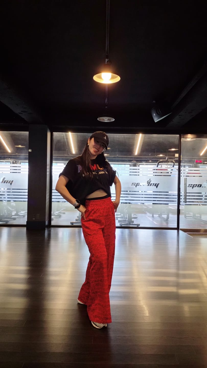 Customer photo review of Wildbeat High Waisted Cargo Pants