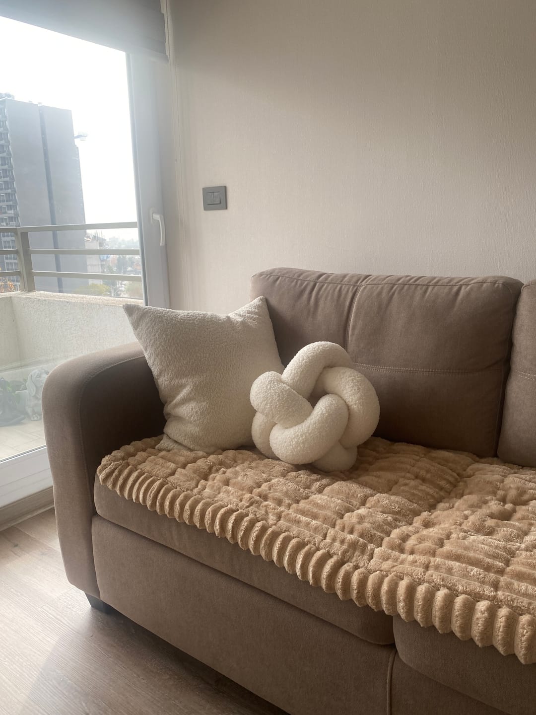 Customer photo review of Cojín Nudo Nude Bouclé Deco