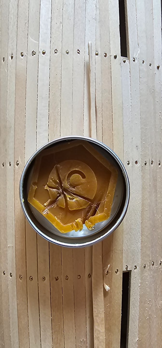 Customer photo review of Taco de cera para hilos 100% natural