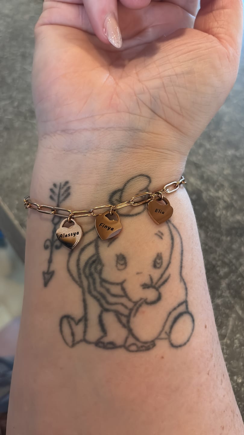 Customer photo review of Armband mit personalisierten Herzanhängern