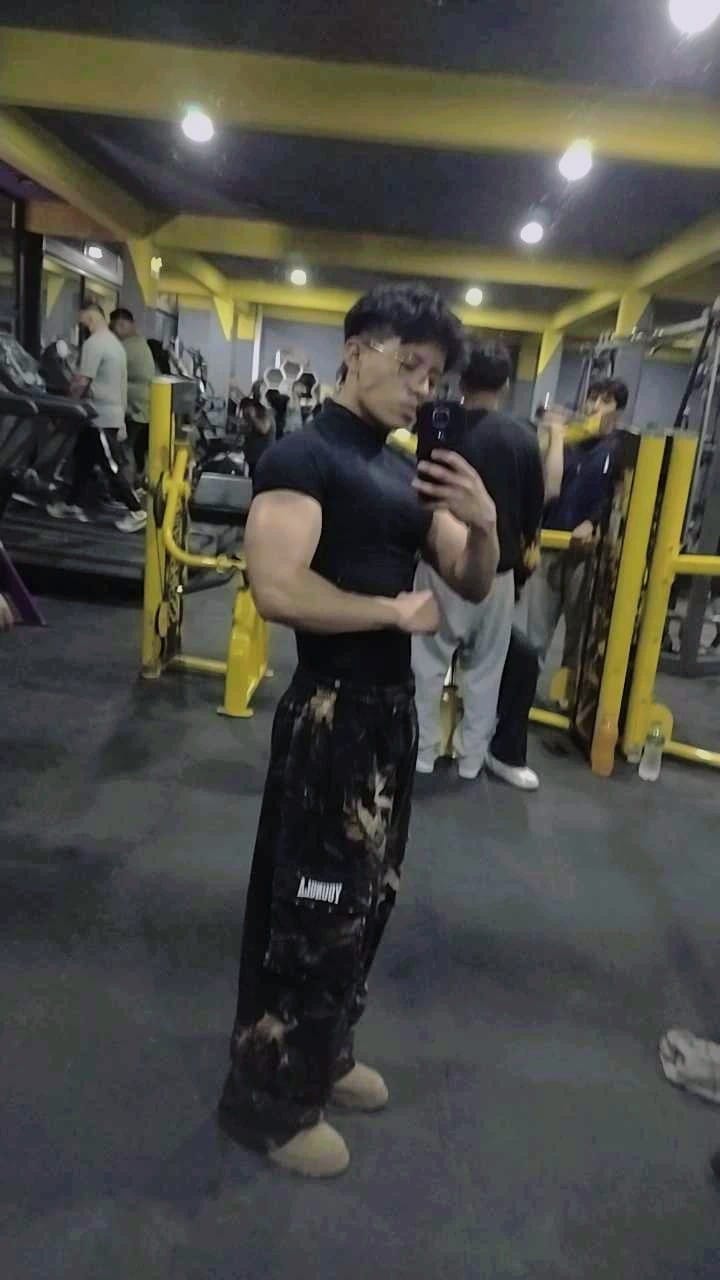Customer photo review of 2033 - Heritage Camo Cargo Sweats