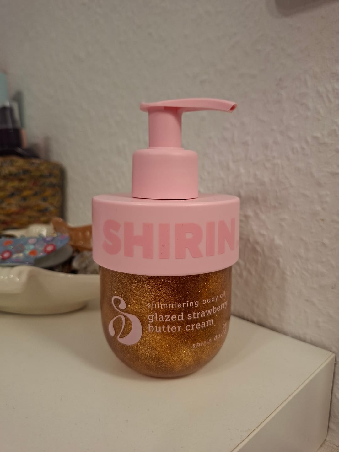 Customer photo review of Shimmering Body Oil Glazed Strawberry Butter Cream