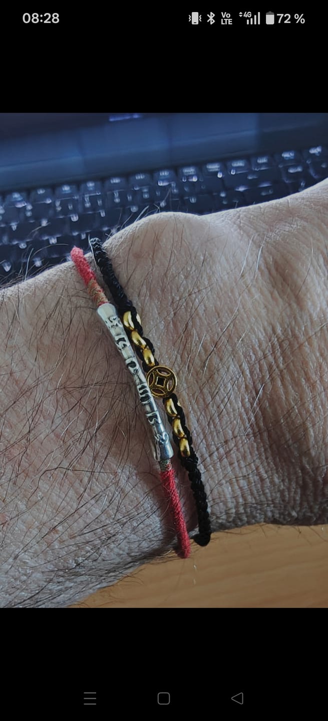 Customer photo review of Tibetisches Wunscharmband
