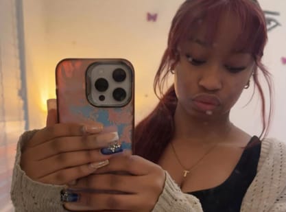 Customer photo review of Luvwin 33B Reddish Brown Straight 13x4 Lace Frontal Wigs Put On And Go Human Hair Wigs