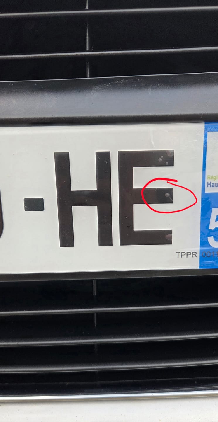 Customer photo review of Plaque auto plexiglass homologuée