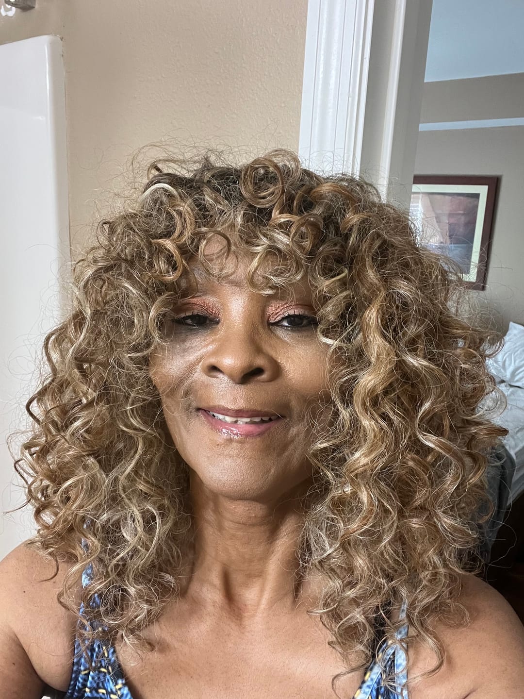 Customer photo review of Outre Wigpop Style Selects Full Wig - LEANZA
