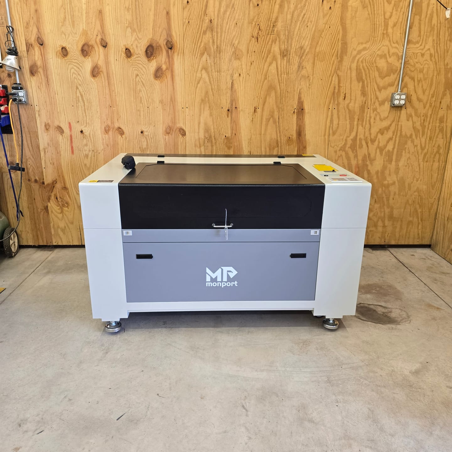 Customer photo review of Monport Effi10S Upgraded 100W CO2 Laser Engraver & Cutter with (40" × 24") Autofocus and Built-in Water Chiller
