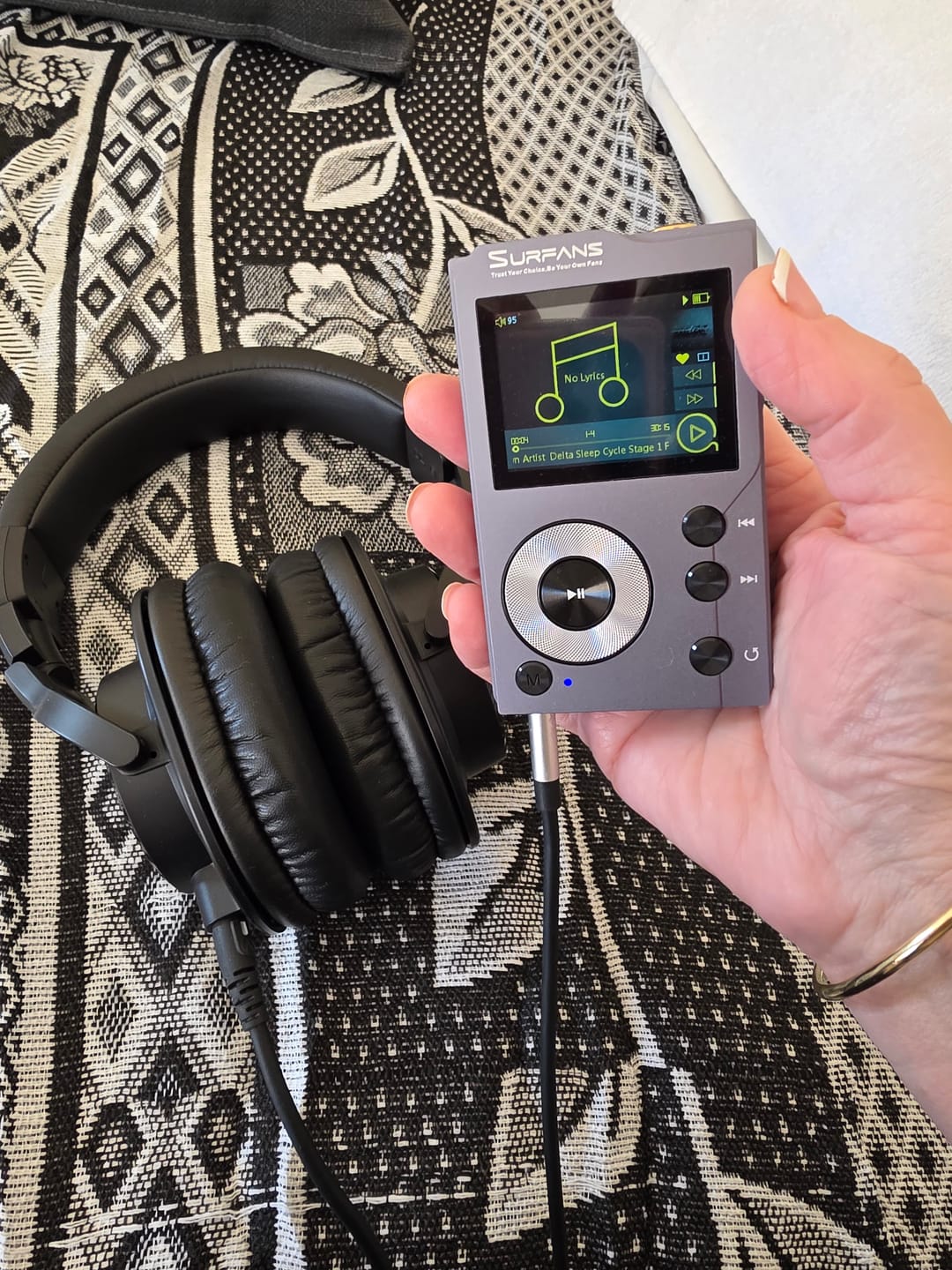 Customer photo review of Surfans Music Player (Wav,MP3) 32GB