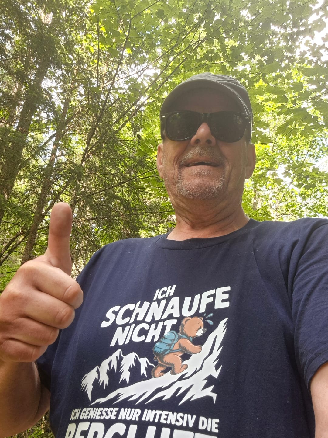 Customer photo review of Warte Kurz T-Shirt Unisex