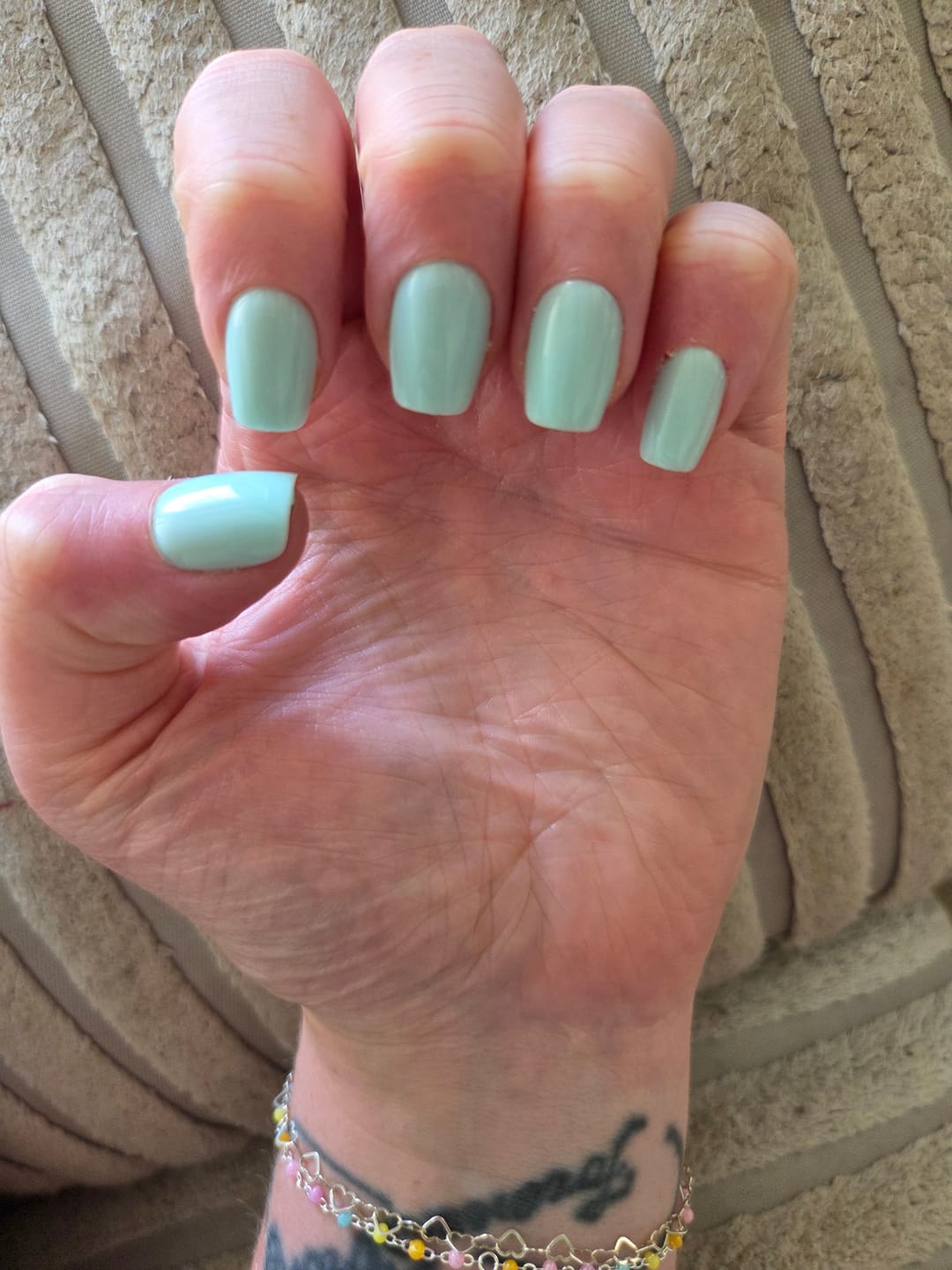 Customer photo review of Minty Fresh - Press On Nails