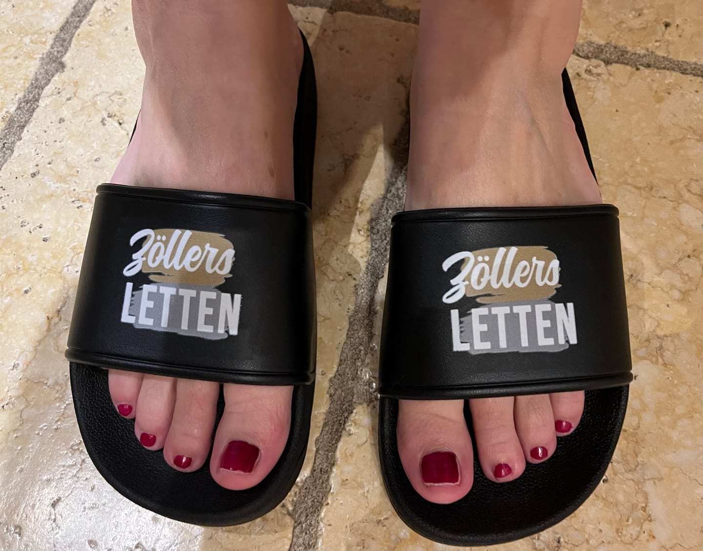 Customer photo review of Deine Letten - Personalisierte Badeschlappen mit Name