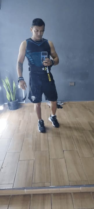 Customer photo review of Débardeur de Compression Gainant - VELTOR™