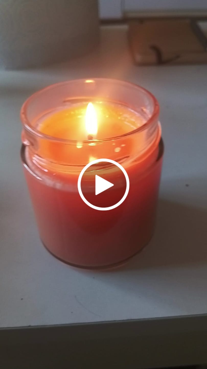Customer video review of Tarro de vidrio con tapa plateada de 212 ml
