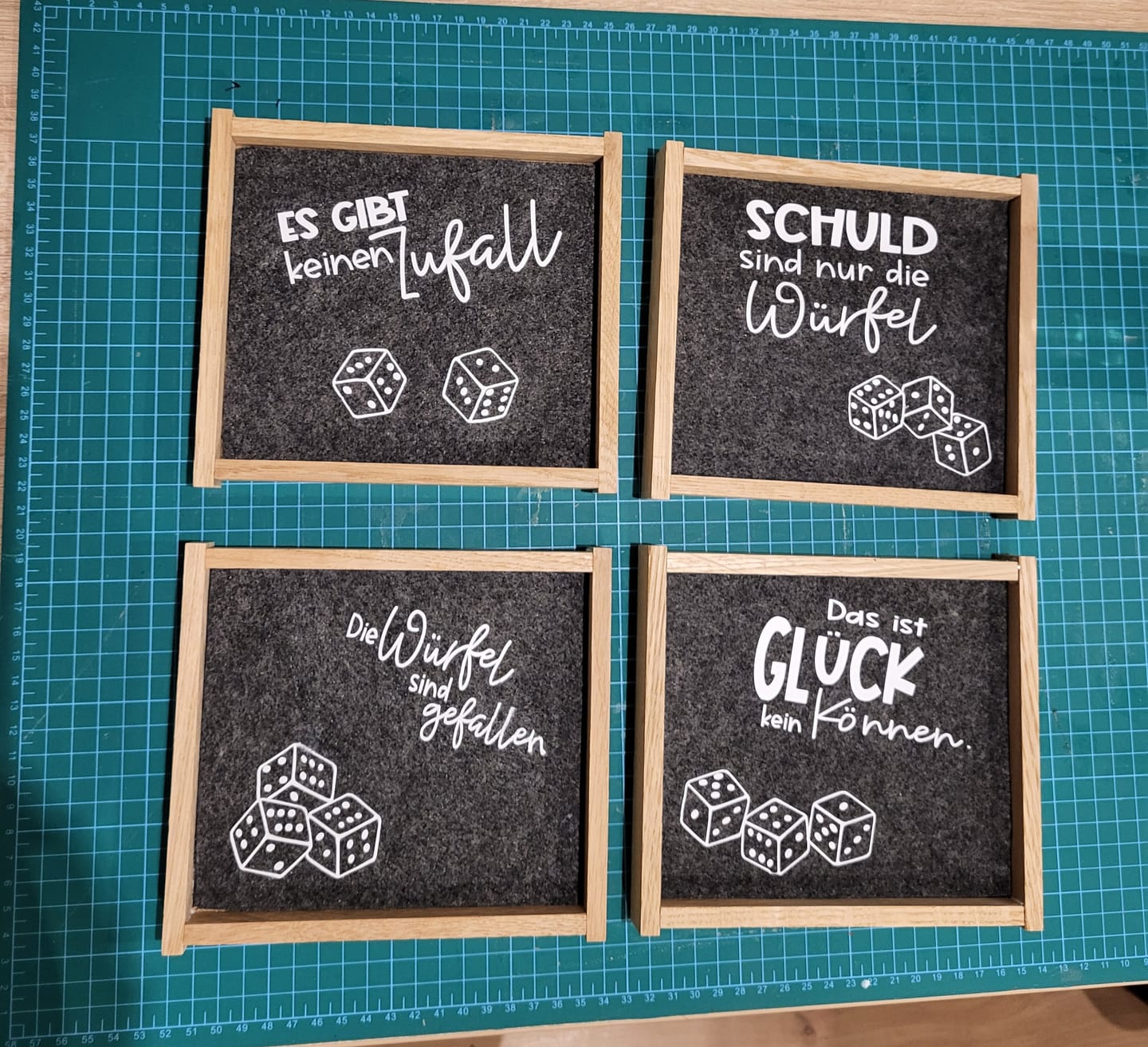 Customer photo review of Würfelspiele zum Ausdrucken - PDF & Plotterdatei SVG Download