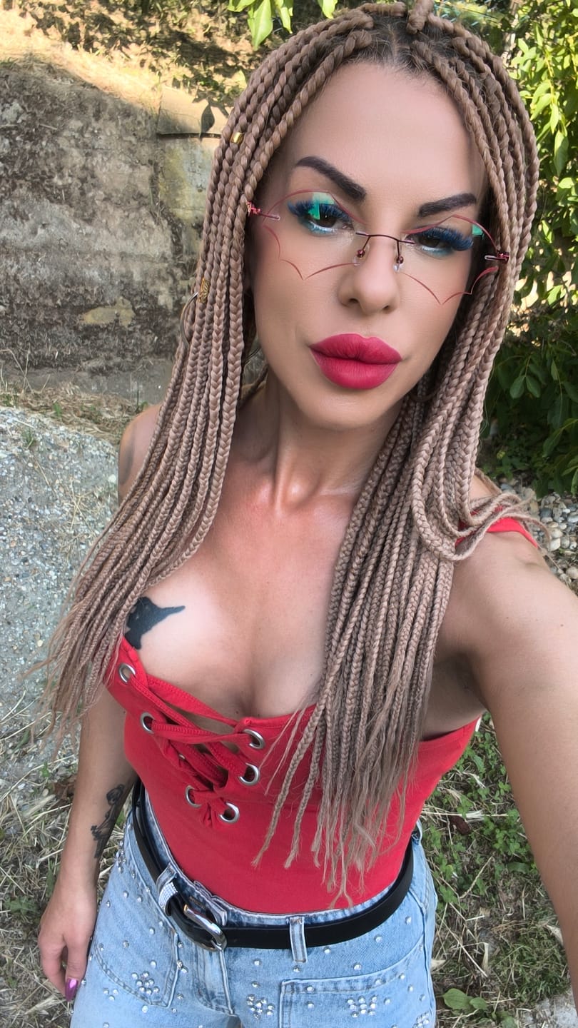 Customer photo review of Batty Eyeglasses