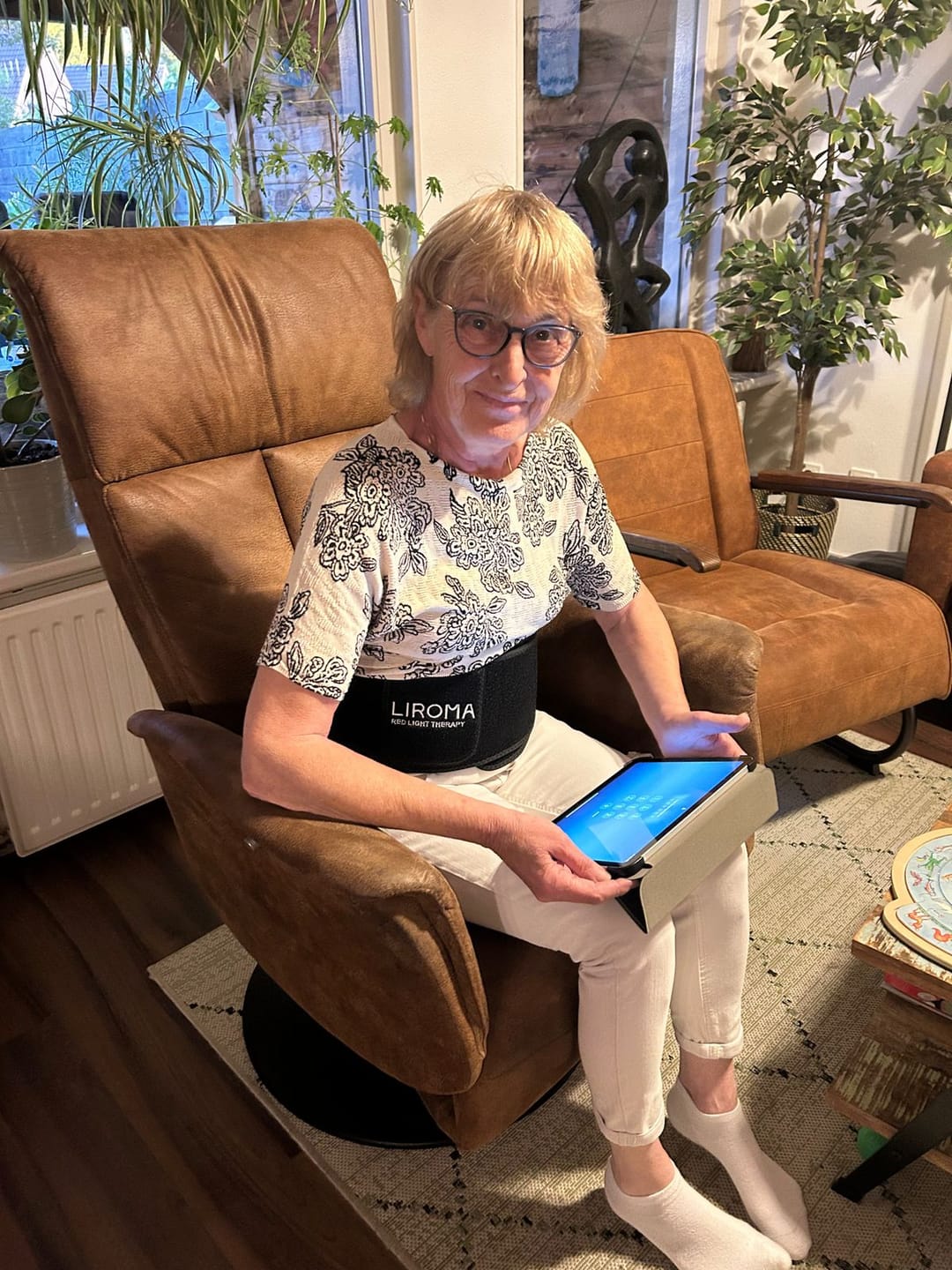 Customer photo review of SHIELD Rugband (Roodlichttherapie) – Ideaal voor thuis