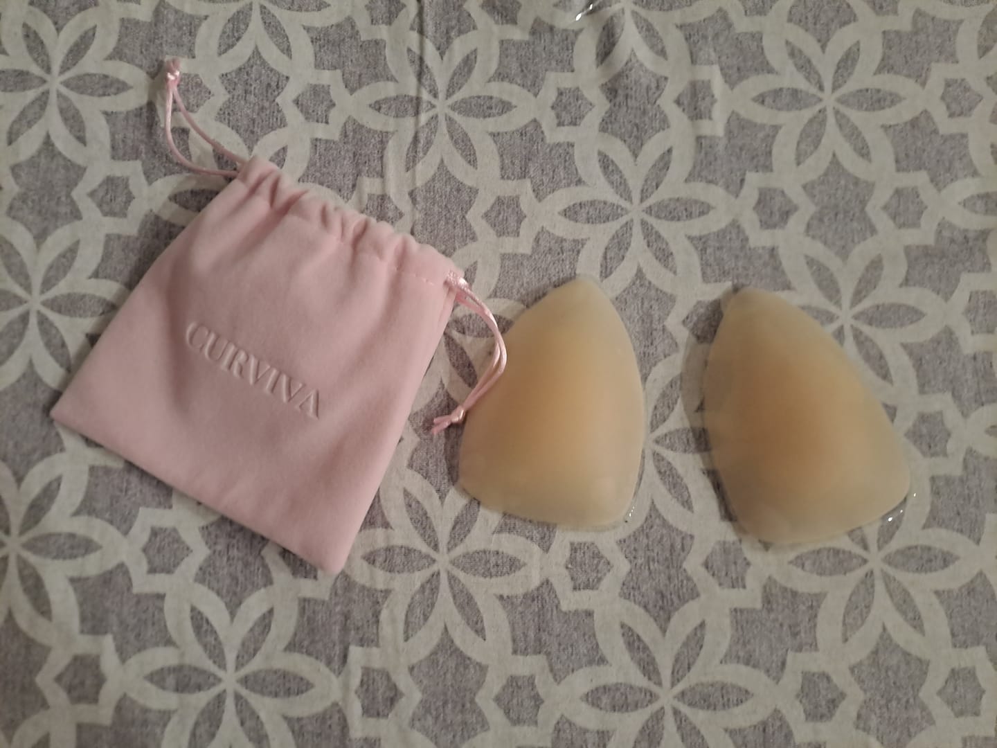 Customer photo review of Pezoneras Triángulos sin Adhesivo