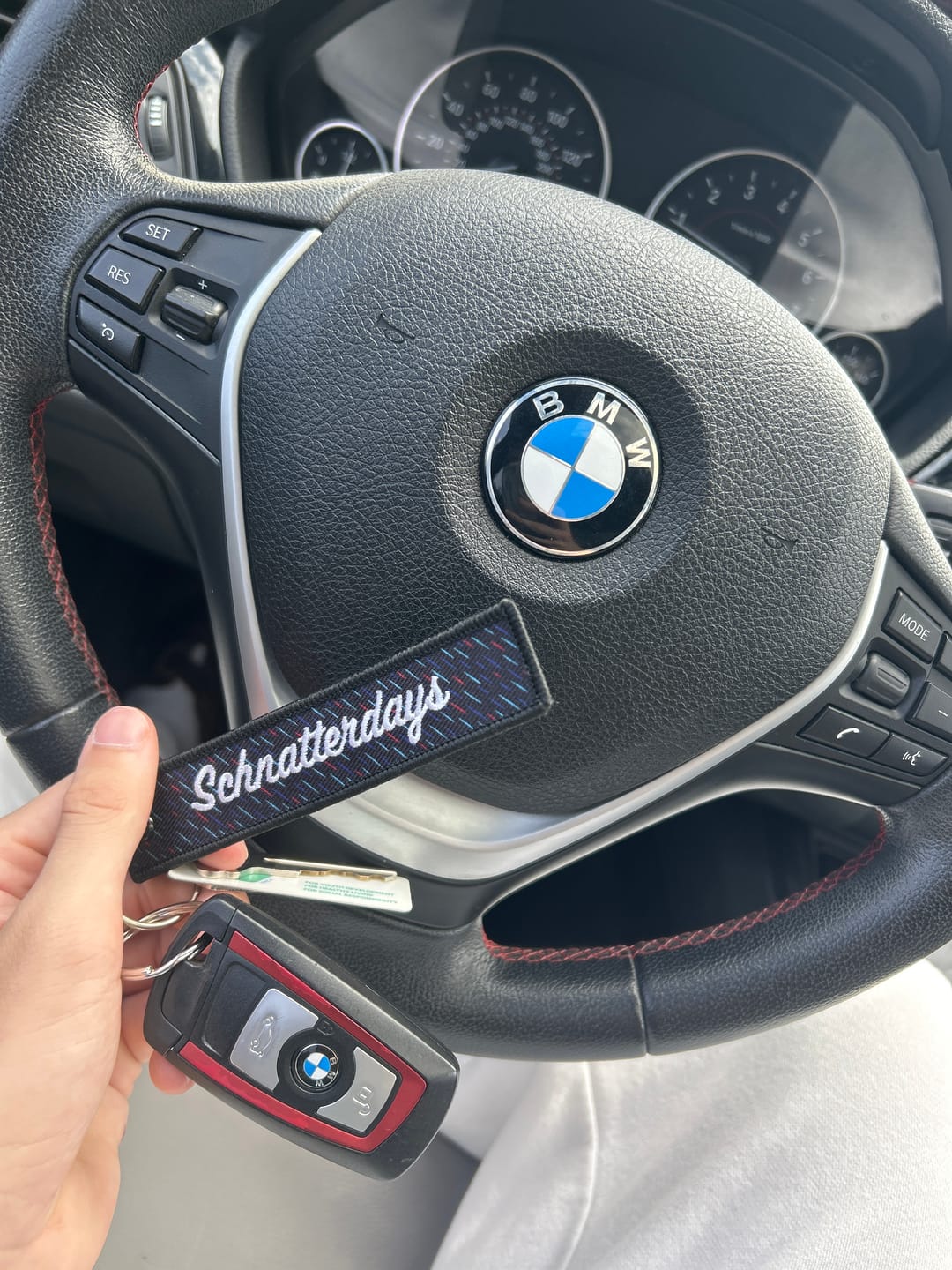 Customer photo review of SCHNATTERDAYS KEYTAG