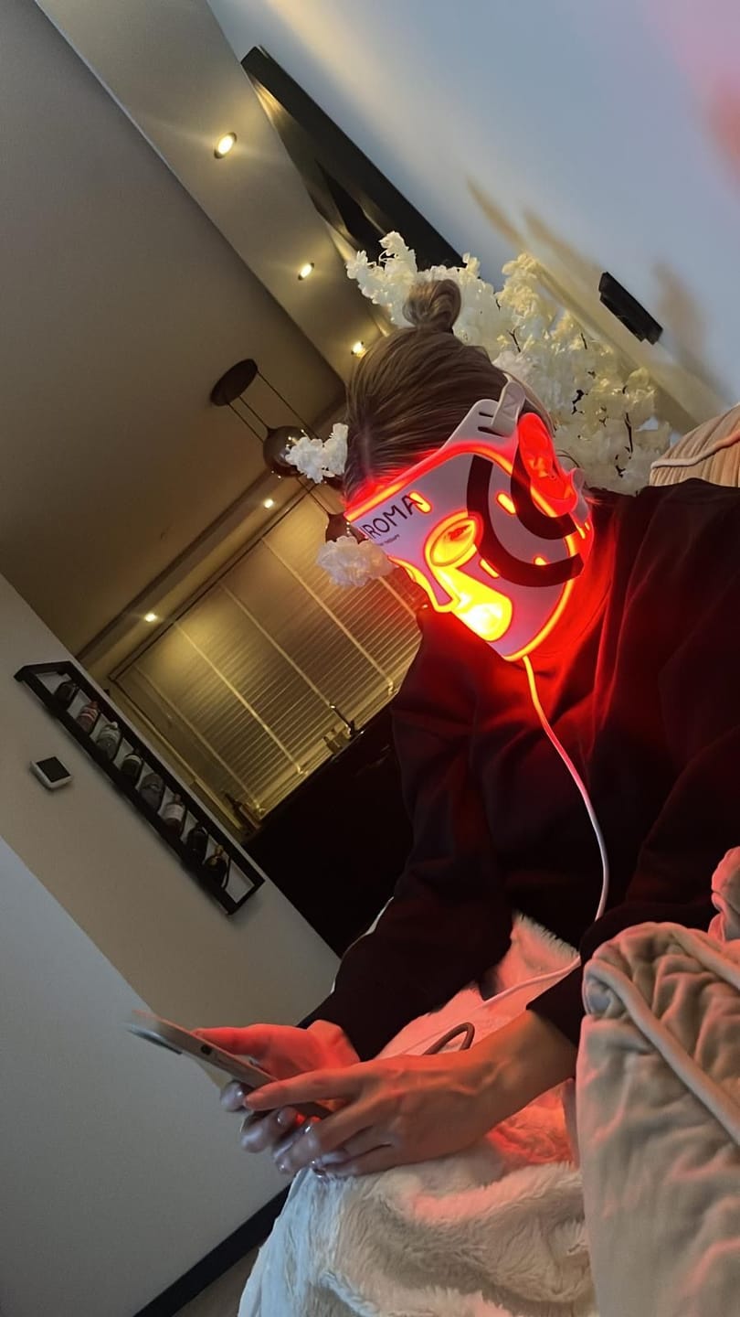 Customer photo review of GLOW® LED Gezichtsmasker - Lichttherapie met Nabij-Infrarood & Roodlicht