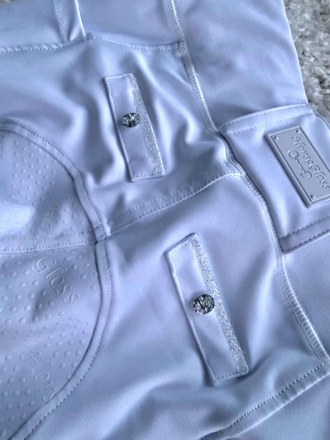 Customer photo review of CRYSTAL KYLIE - RIDING LEGGINGS | WHITE
