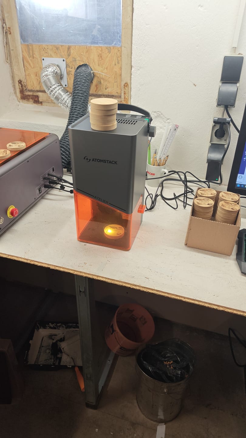 Customer photo review of AtomStack Atelier AI Diode Laser Engraver with Built-in Camera
