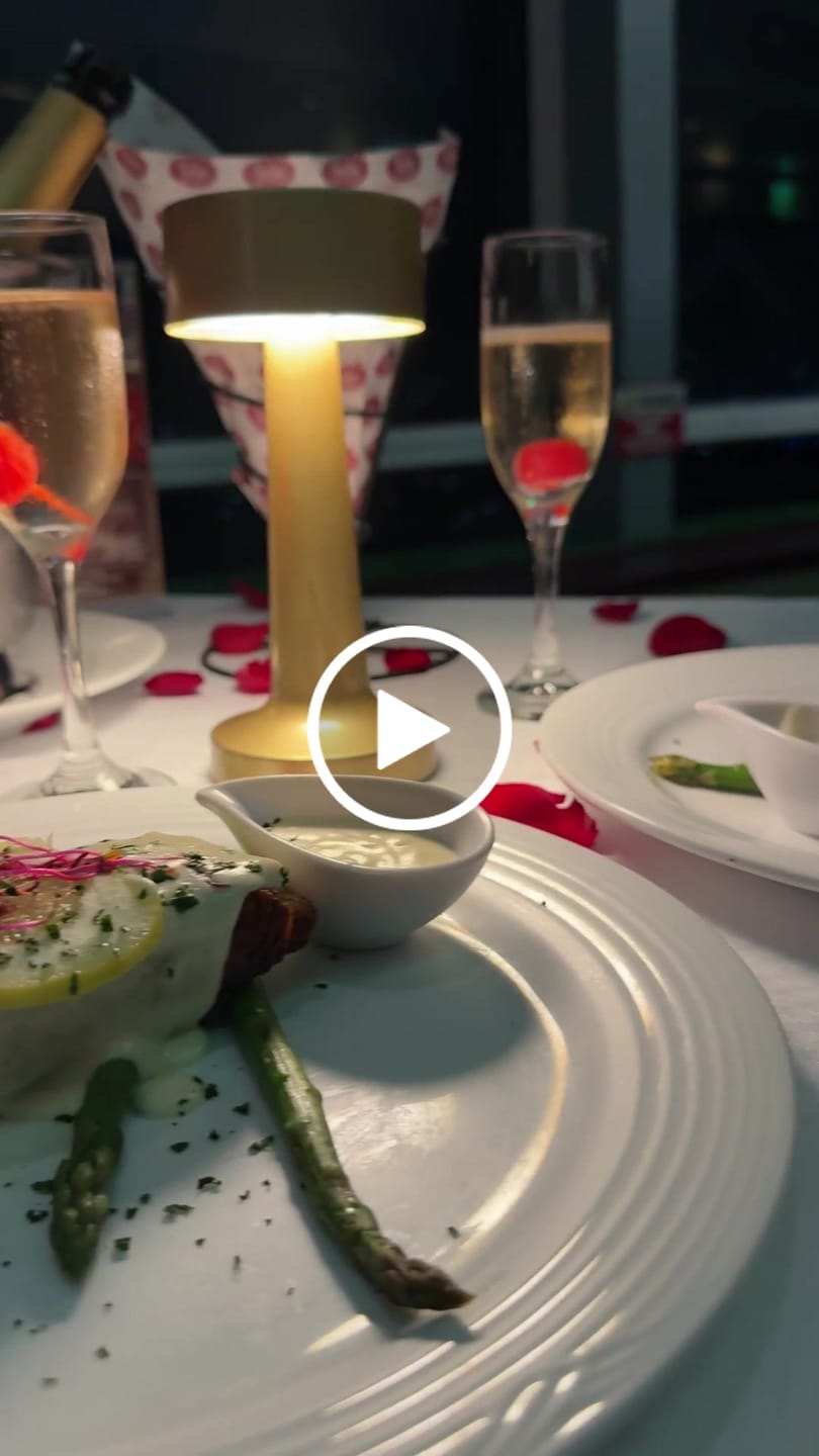 Customer video review of Cena Romántica