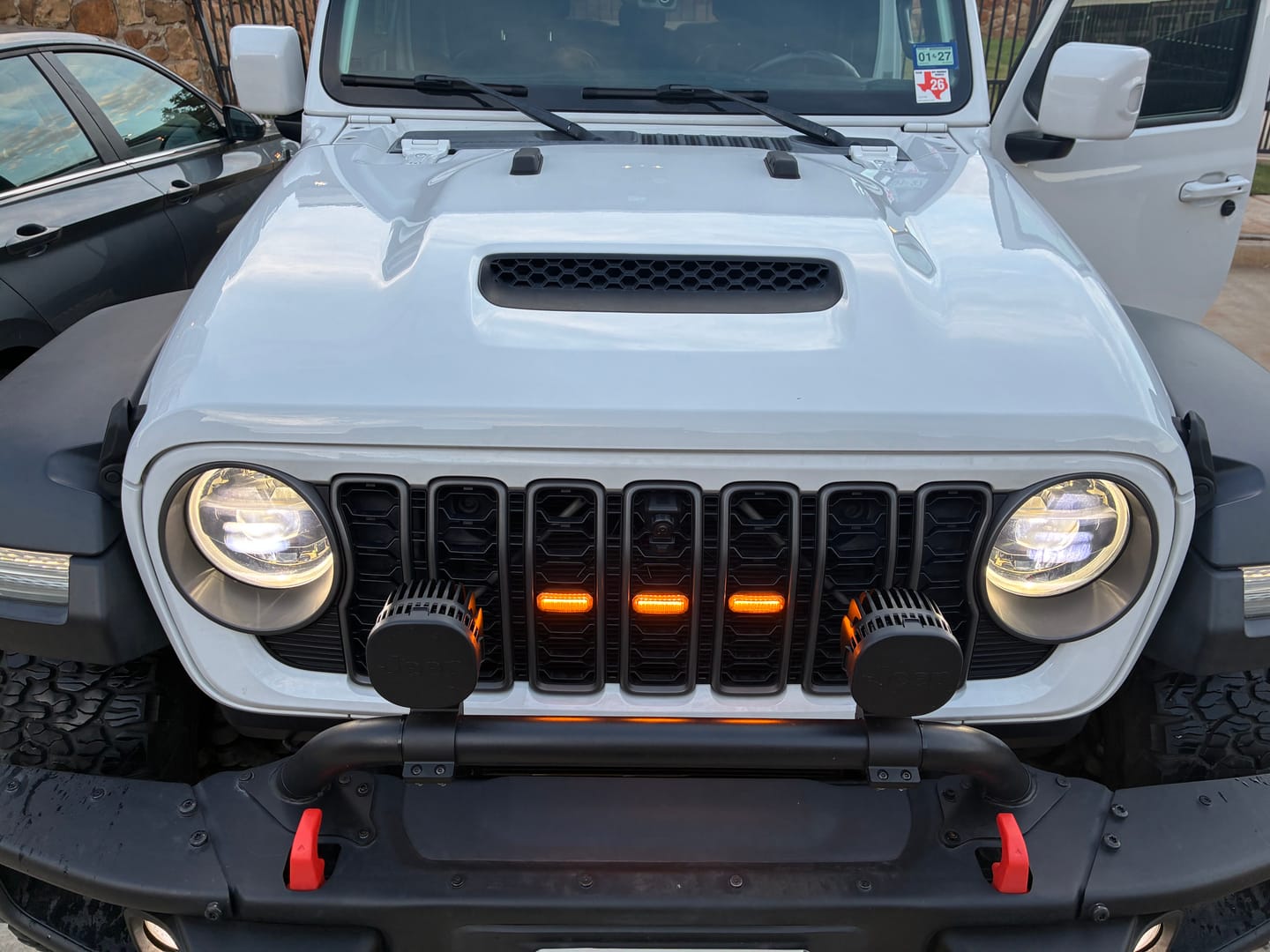 Customer photo review of Prerunner Amber/RGB Grille Lights for 24-26 JL JT Grille