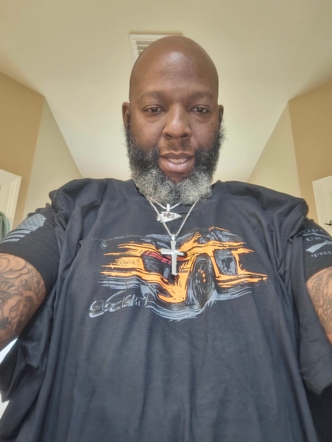 Customer photo review of 80Eighty® Mystery Shirt