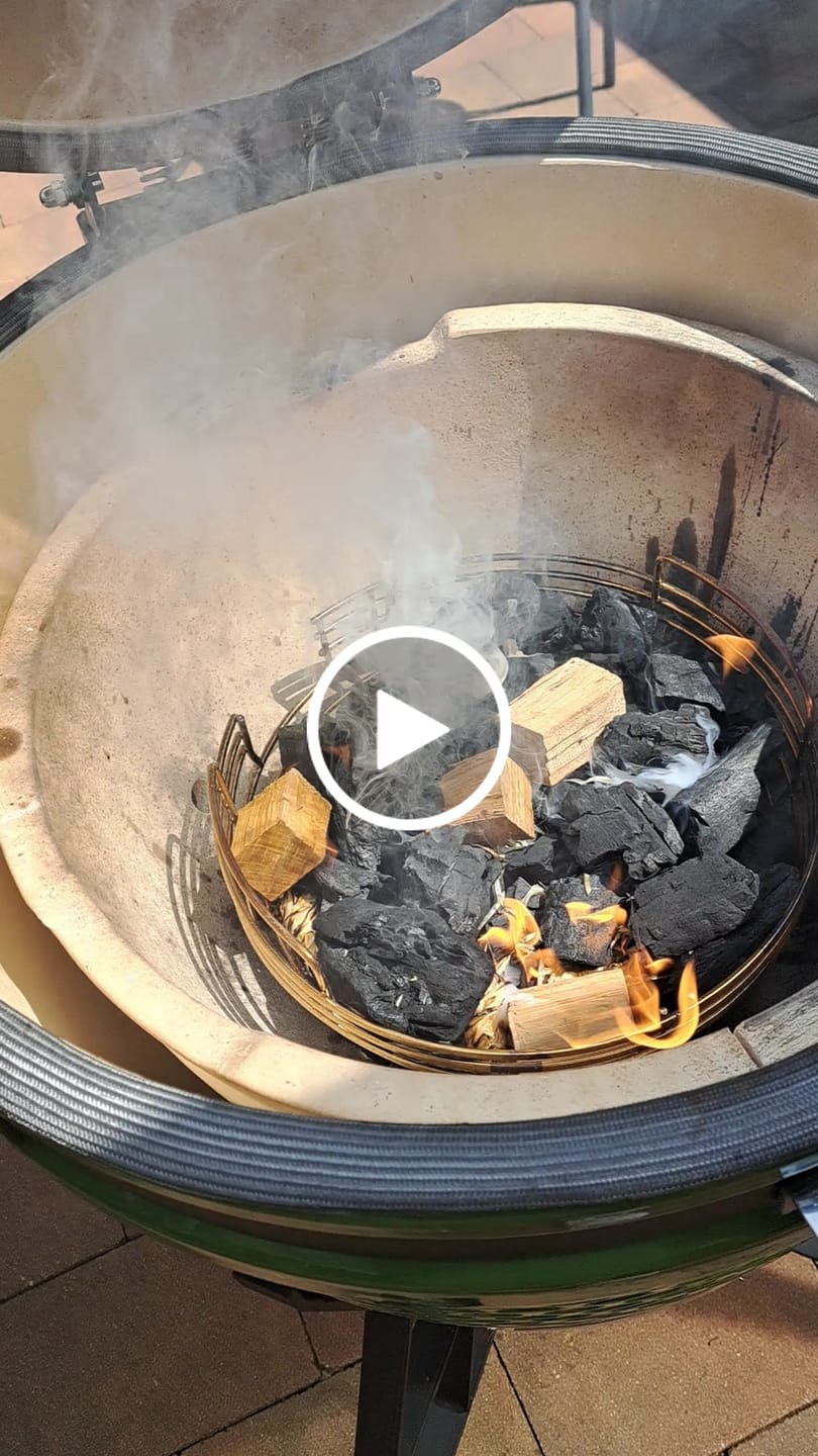 Customer video review of Keij Kamado Kolenmand (X)Large - voor 21/23 inch Kamado's - met uitsparing voor chipfeeder - Universeel